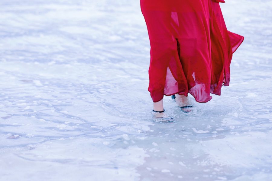 sissy Sonnleitner – die rote kraft vion Pfingsten – foto_raychan unsplash